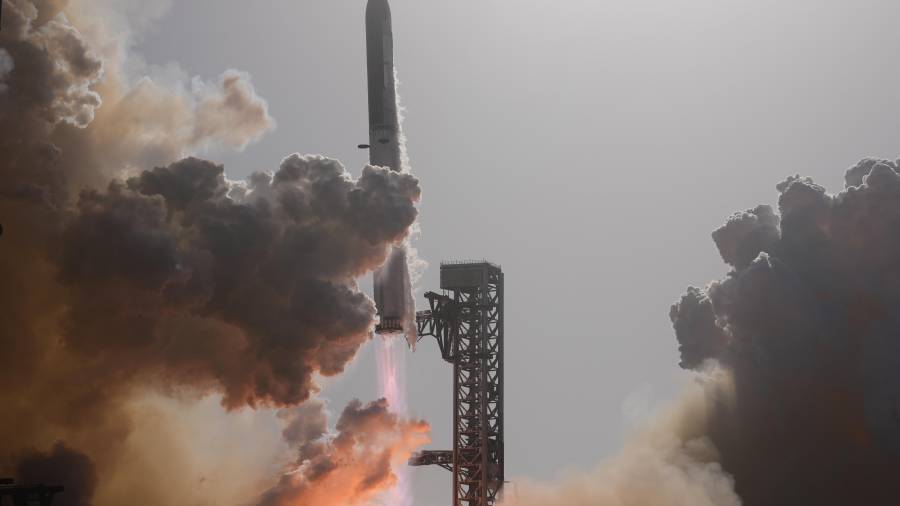 El cohete Starship de SpaceX despega desde Starbase, Texas, el 24 de julio del 2026.