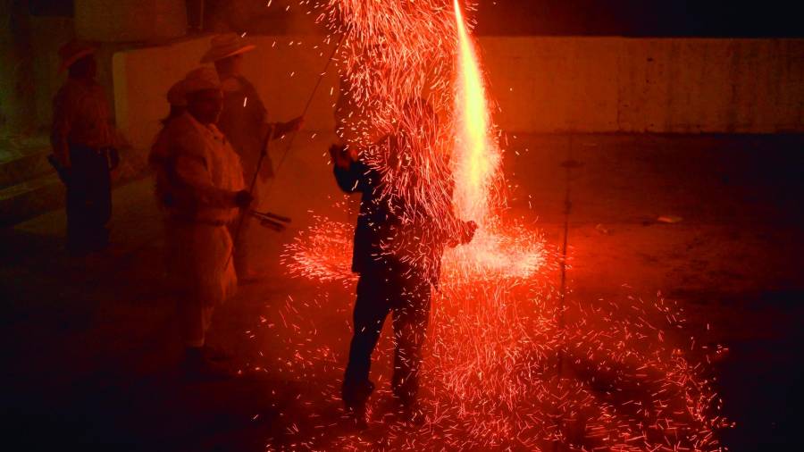 Uno de los incidentes se registró en la calle Catarino Ríos, donde un niño sufrió quemaduras en la mano.