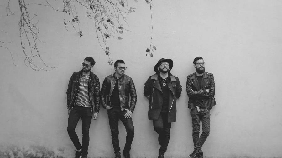 L3ÓN, saliendo del garaje