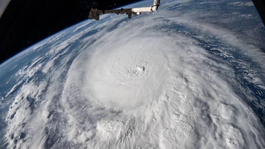 Todavía es verano, pero un potente El Niño está tomando el protagonismo, y meteorólogos y científicos examinan qué podría significar esto para el clima invernal del mundo.