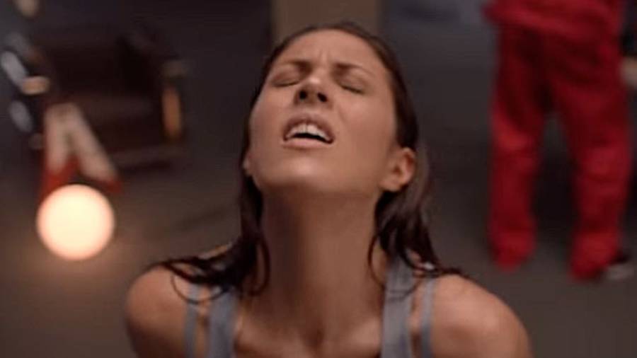 Pornhub lanza candente y polémico comercial de juguetes sexuales