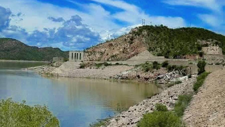 El vaso principal de captación de agua en la Comarca Lagunera, la presa Lázaro Cárdenas, presenta un almacenamiento de 1,342 millones de metros cúbicos, equivalente al 45 por ciento de su capacidad.
