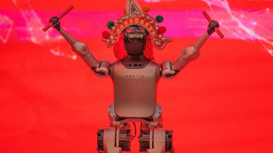Un robot humanoide en una feria con motivo del Año Nuevo Lunar en Beijing, el 13 de febrero del 2026.