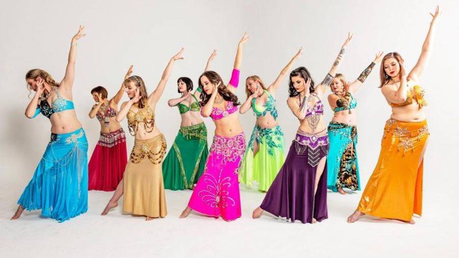 La danza árabe forma parte de la oferta de los Talleres Artísticos de la UAdeC y brinda un espacio para fortalecer la coordinación, la expresión corporal y la conexión con la música.