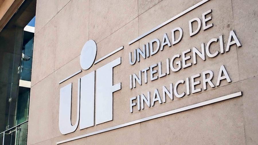 Se ha documentado que dependencias del gobierno federal han reservado información de funcionarios públicos, como la Secretaría de Marina (Semar), Infonavit, el Centro Nacional de Información (CNI), entre otras.