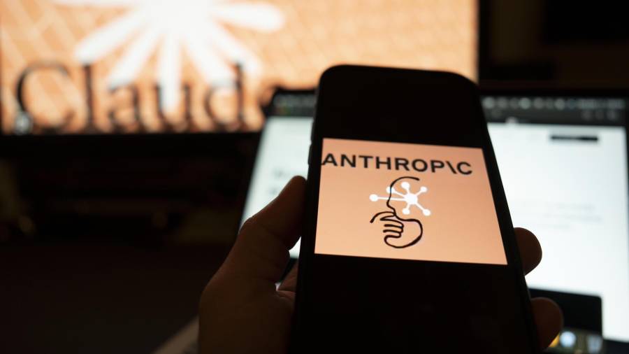 Anthropic sufrió una filtración accidental del código fuente de su herramienta de programación Claude Code, días después de que se revelara por error la existencia de un nuevo denominado como ‘Mythos’.