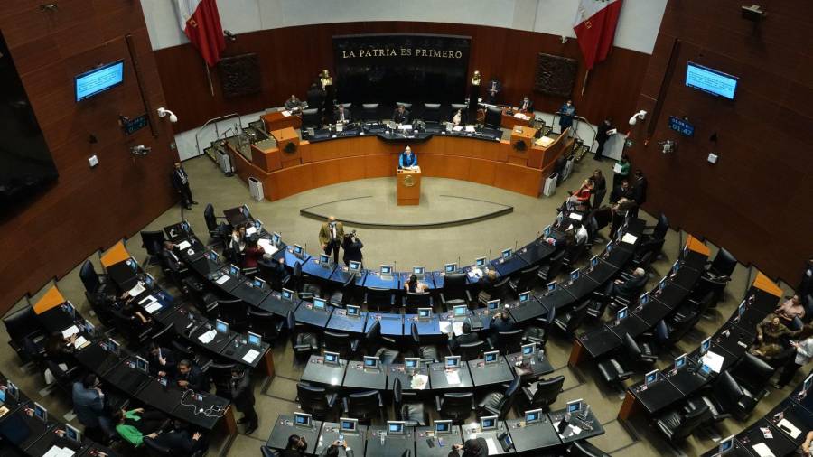 CIUDAD DE MÉXICO, 09NOVIEMBRE2022.- Senadores y senadoras de las distintas bancadas discuten en el pleno distintivas iniciativas durante la sesión ordinaria de la LXV Legislatura