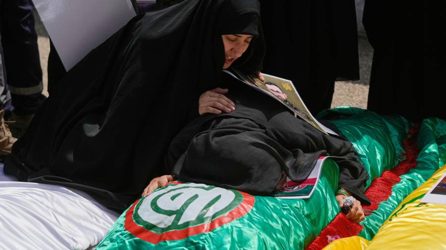 Israel emitió varias advertencias de evacuación para el sur libanés obligando a cientos de familias a huir hacia zonas más seguras más al norte.