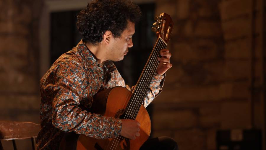 Reconocen a Alfredo Amezcua como ganador del XII Concurso Nacional de Guitarra de México