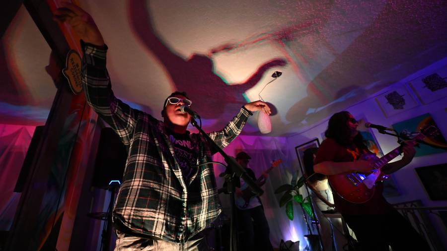 Los Tigres de Borges celebran lanzamiento de su primer vinilo con show en el FINA