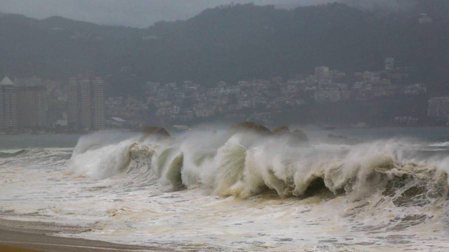 La tormenta tropical Boris continúa su desplazamiento sobre el océano Pacífico y mantiene bajo vigilancia a las autoridades mexicanas.