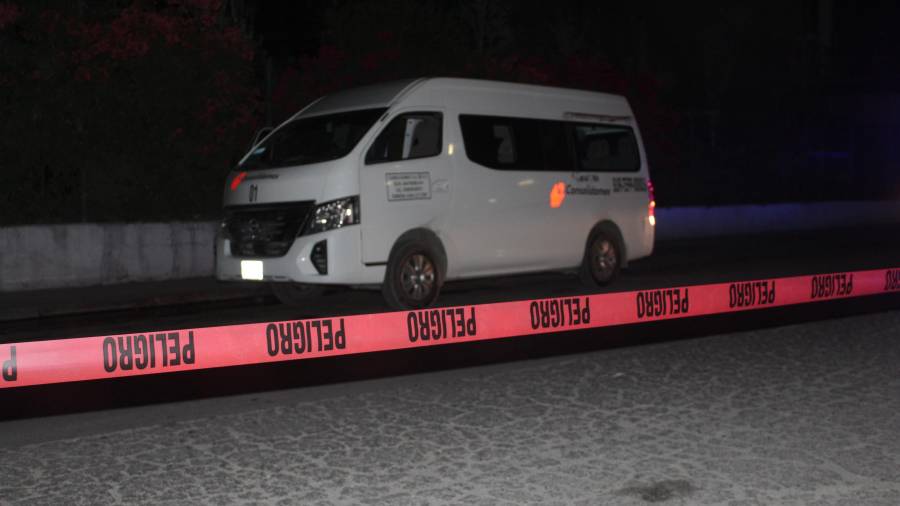 Personal de la Semefo se encargó de realizar el levantamiento del cuerpo.