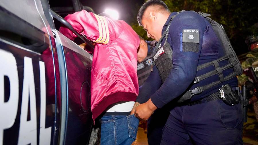 Policías municipales participan en los operativos “Limpia”.