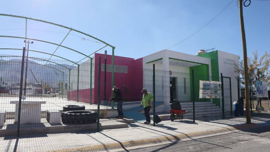 La plaza del fraccionamiento Misión Cerritos fue atendida por cuadrillas municipales.