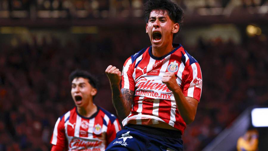 Chivas venció 2-0 a Tigres en el Estadio Akron y avanzó a las Semifinales del Clausura 2026 gracias al doblete de Santiago Sandoval.