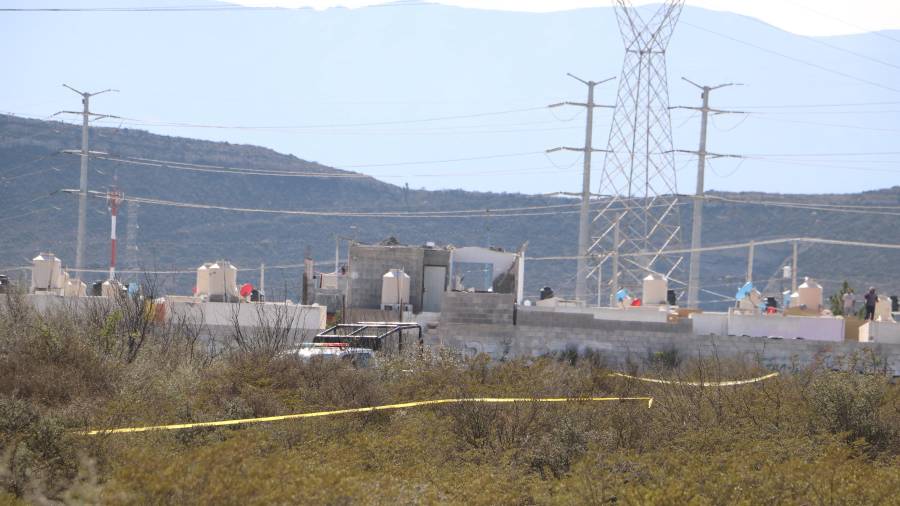 Personal pericial realizó las diligencias en el lugar donde fue localizado el cuerpo del masculino.