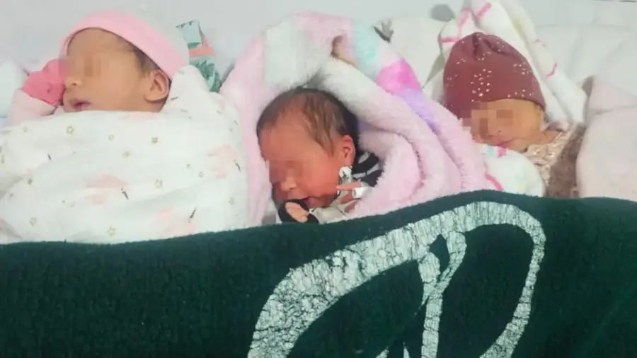 Aunque nacieron en Ciudad Acuña, las trillizas viven en Frontera, Coahuila.