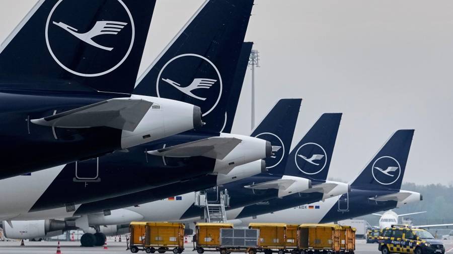 El viernes pasado tres ciudadanos saudíes murieron, incluido un piloto de la aerolínea nacional tras un ataque en el aeropuerto de la capital saudí.