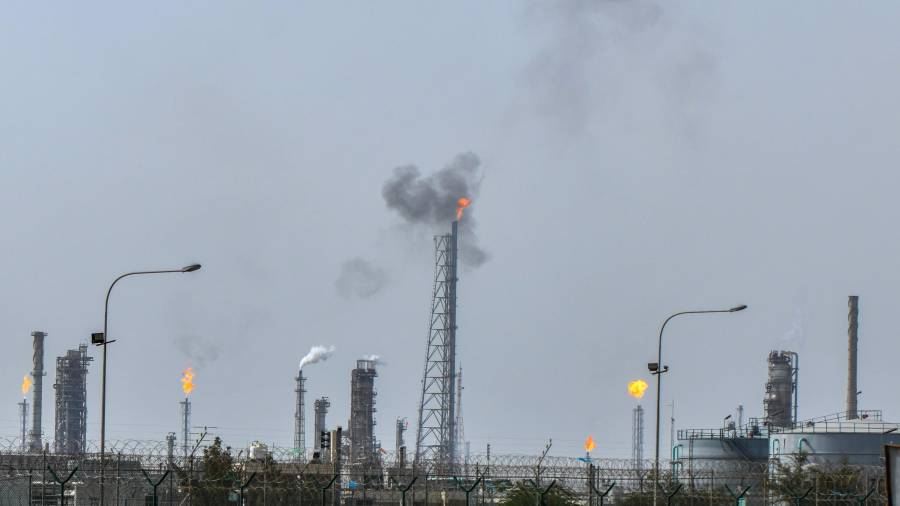 A casi tres semanas del inicio de los ataques de Estados Unidos e Israel en los que han muerto varios de los principales líderes de Teherán.AP.