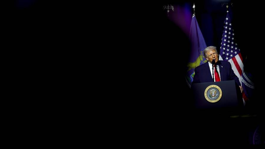 El presidente Donald Trump habla en el Club Económico de Detroit el martes 13 de enero de 2026 en Detroit.