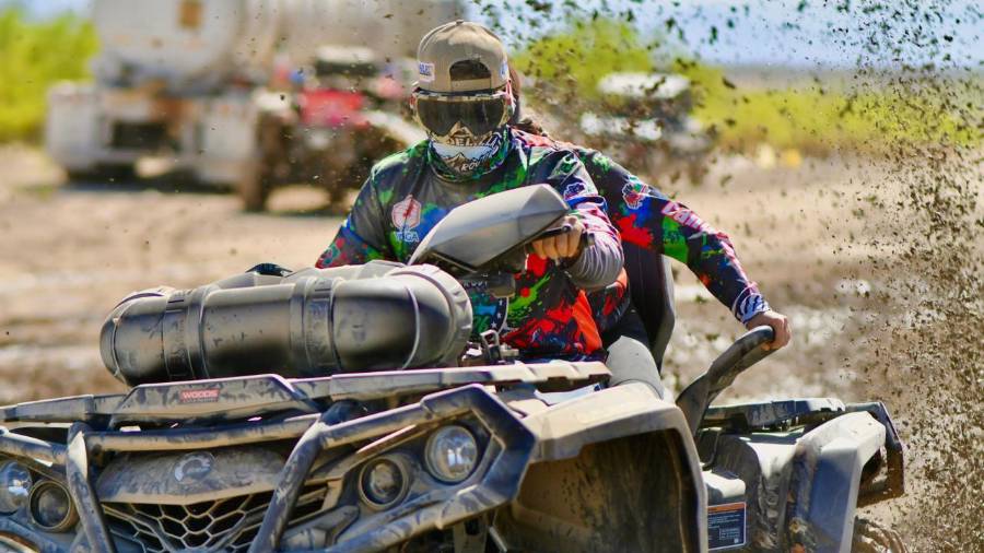 Los participantes recorrieron rutas entre cerros, terracería y tramos de lodo.