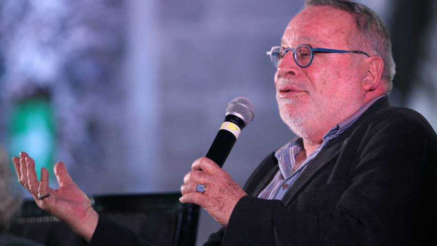 Yo sólo escribía para que mi mujer me leyera y ahora que no está, no tiene sentido: Fernando Savater