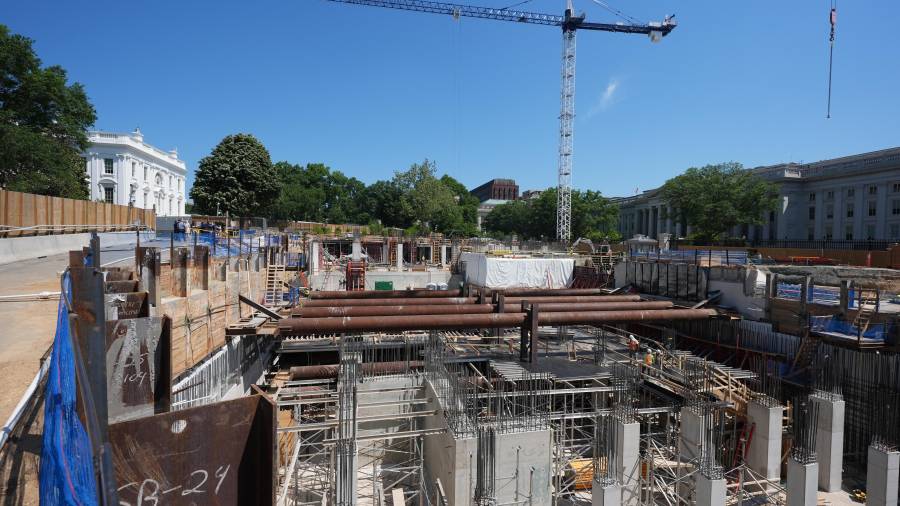 La construcción del edificio, anexo a la residencia presidencial, tendrá un presupuesto de 400 millones de dólares, el doble de lo estimado en un inicio.