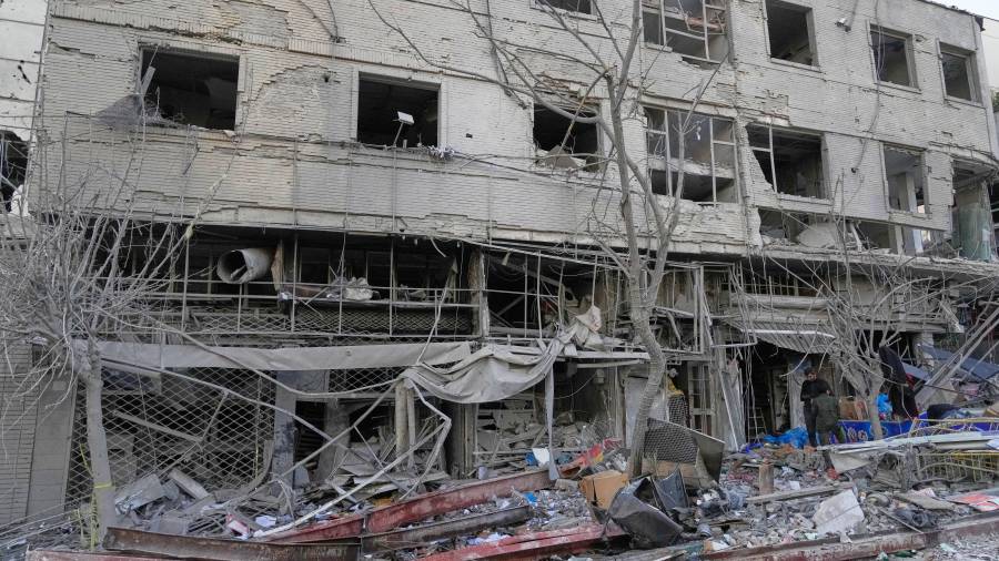 Irán había amenazado que si era atacado arrastraría a la región a una guerra total, incluyendo Israel, los estados árabes del Golfo y el flujo de petróleo mundial.