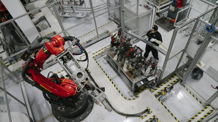 WSJ señaló que, según las fuentes consultadas, el diálogo entre Tesla y Arabia Saudí están en su etapa inicial y podría terminar en cualquier momento sin un acuerdo