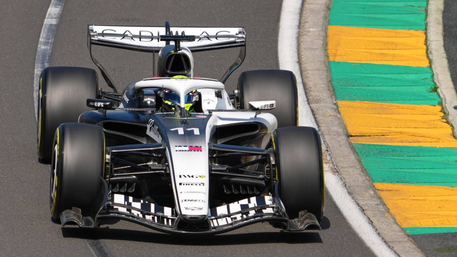 Sergio “Checo” Pérez tuvo una jornada complicada en el inicio del Gran Premio de Australia 2026, después de que su auto de Cadillac sufriera problemas técnicos durante la segunda práctica libre en el circuito de Albert Park.