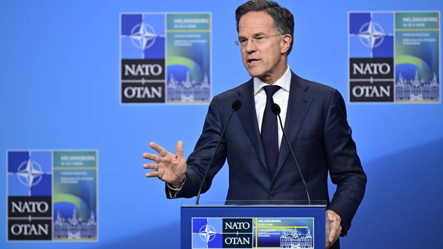 El secretario general de la OTAN, Mark Rutte, ofrece una rueda de prensa de clausura durante la reunión de ministros de Asuntos Exteriores de la OTAN en Helsingborg, Suecia.