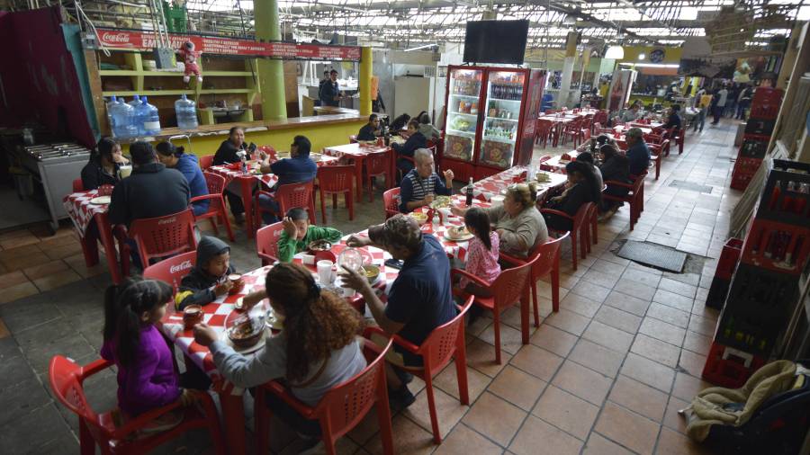 El Índice Nacional de Precios al Consumidor (INPC) es una medida del cambio promedio en los precios de los productos que integran una canasta de bienes y servicios.