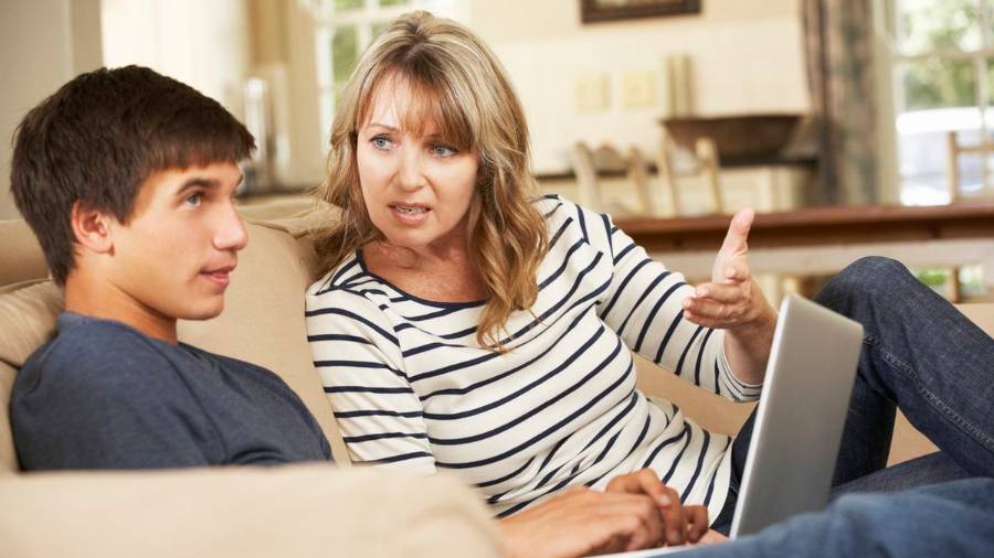 Madre le da una lección ejemplar a su adolescente ¡Un ejemplo para los padres desesperados!