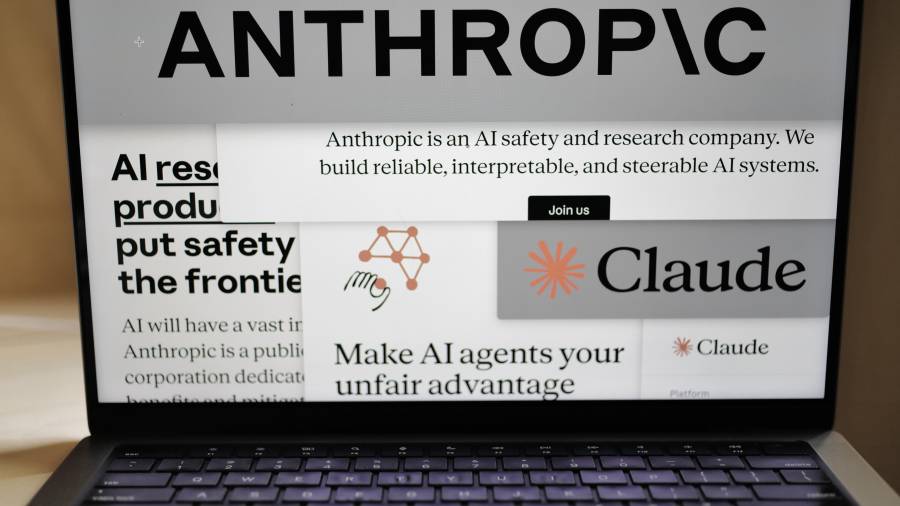 Páginas del sitio de Anthropic y logos de la compañía se ven en una computadora en Nueva York, el 26 de febrero de 2026.