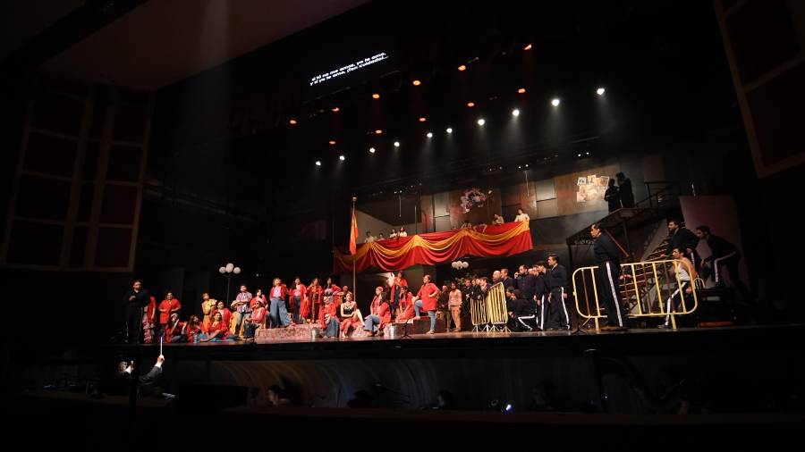¿Se vale comer en el teatro? Cuestionan el ingreso de alimentos al Teatro de la Ciudad Fernando Soler