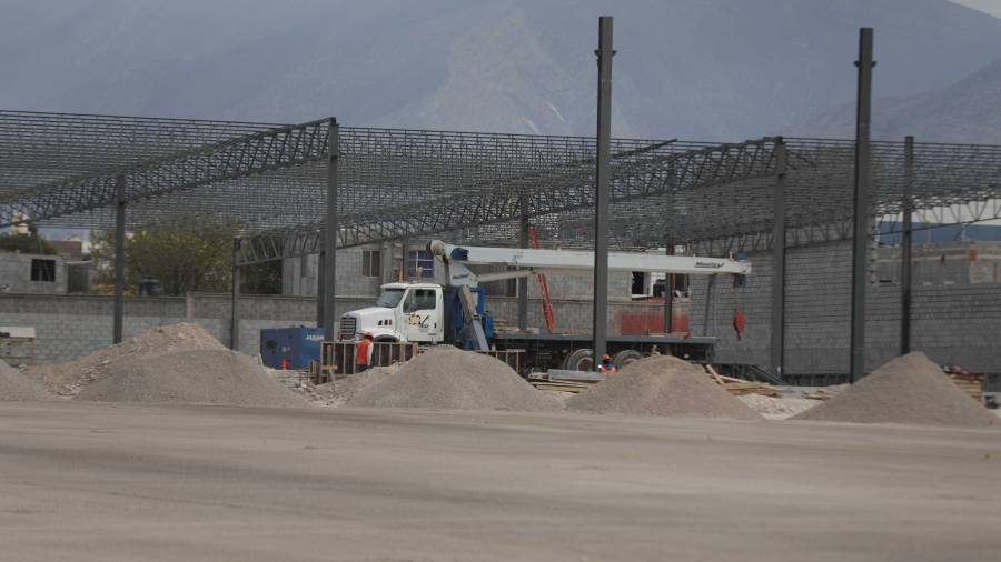Fue en noviembre del año pasado cuando inició su construcción de Alsuper y se contempla su apertura para el mes de junio. FOTO: