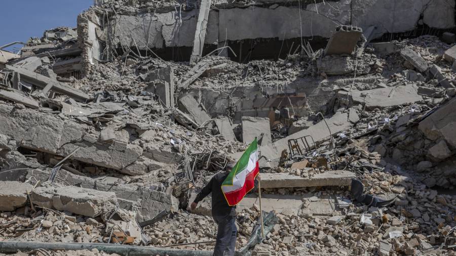 El miércoles, los republicanos bloquearon una medida que limitaría la facultad del presidente Donald Trump para continuar la guerra contra Irán sin la autorización del Congreso, lo que frustraba un intento de los demócratas de insistir en que el Congreso intervenga en una campaña militar de gran envergadura y sin plazo definido.