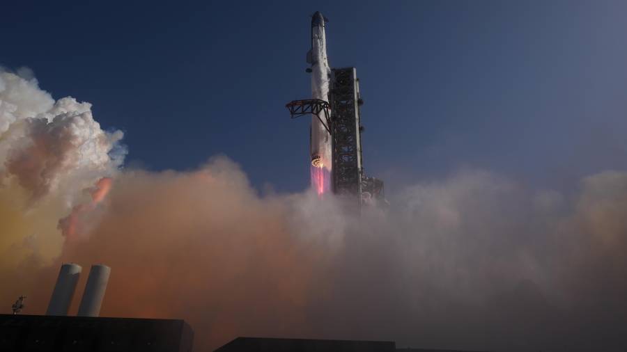 ARCHIVO – El megacohete Starship de SpaceX despega para realizar un vuelo de prueba desde Starbase, Texas, el 24 de julio de 2026. (AP Foto/Eric Gay, Archivo)