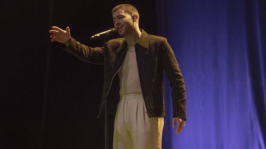Nick Jonas regresa a la pantalla grande como un cantante que busca recuperar su fama