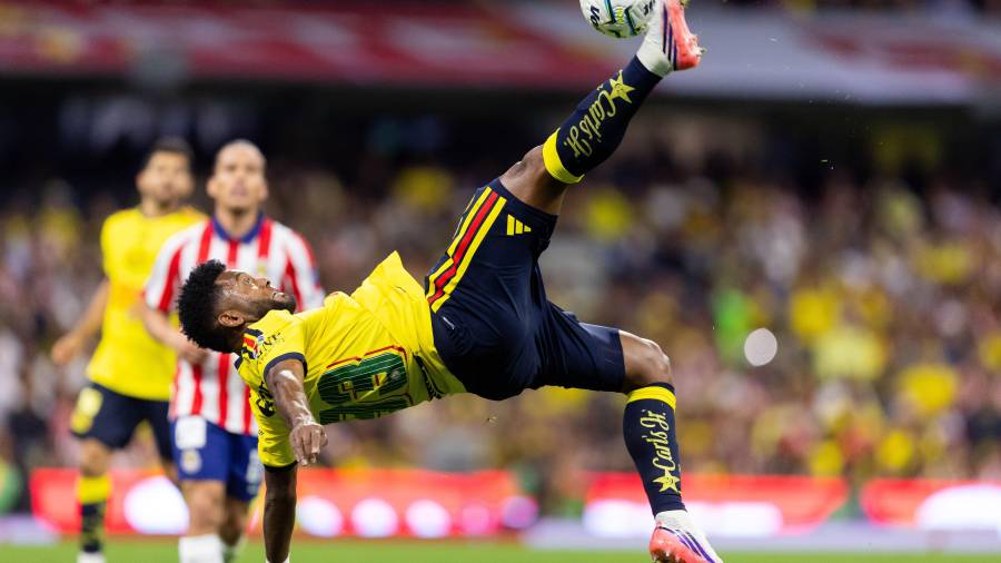Miguel Borja marcó al 71 y al 74 para rescatar el empate del América ante Chivas en el Estadio Banorte.