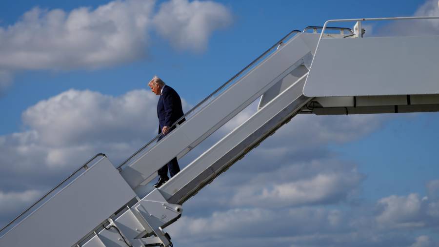 El sábado amenazó además con imponer aranceles del 10 por ciento desde el 1 de febrero a los productos de varios países miembros de la OTAN.