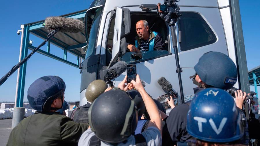 El acceso de los reporteros internacionales a territorio palestino se ha bloqueado y es por los periodistas de Palestina que el mundo sabe sobre las desgracias del genocidio.