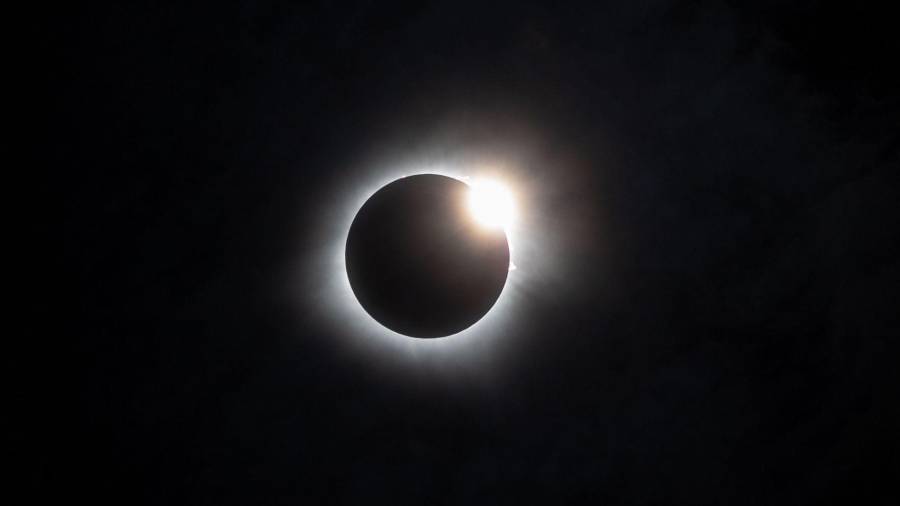 El próximo eclipse solar total llegará el miércoles 12 de agosto de 2026, generando expectativa entre los amantes de la astronomía y los observadores empedernidos del firmamento en México.
