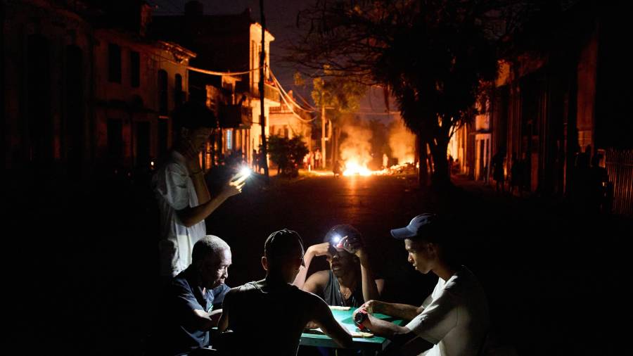 Cuba enfrenta una de sus peores crisis humanitarias y económicas, agravada por la falta de combustible.