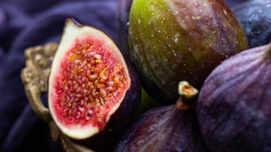 Su sabor distintivo y ligeramente tostado, lo convierte en un ingrediente ideal tanto para platillos tradicionales como para postres.