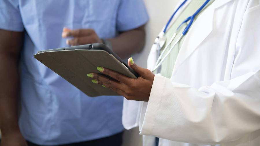 Los seguros médicos privados reportan fuertes incrementos durante los últimos meses; legisladores han señalado que falta regulación.