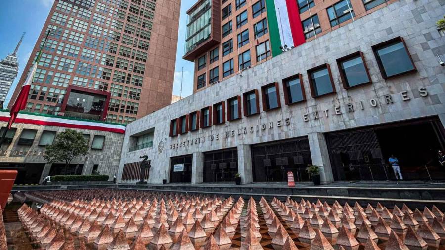 El 8 de noviembre se celebra el Día de la Persona Diplomática Mexicana, en conmemoración de la creación en 1821 del antecedente del actual Servicio Exterior Mexicano.