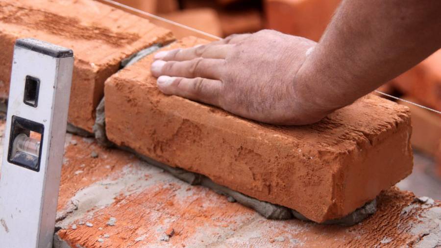 Albañilería, oficio que deja de ser exclusivo para los hombres
