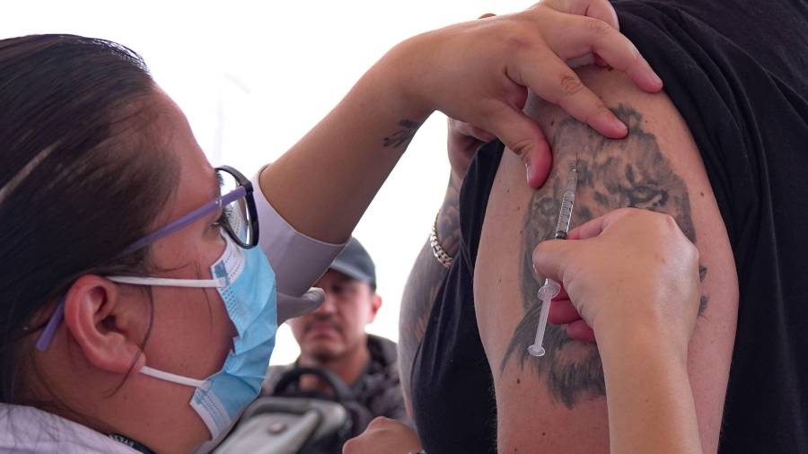 El esquema de vacunación cambia según la edad; autoridades recomiendan revisar la cartilla y acudir al centro de salud para completar o actualizar las dosis necesarias.