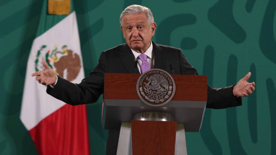 Txt reclamo - El presidente Andrés Manuel López Obrador durante la conferencia matutina desde Palacio Nacional.